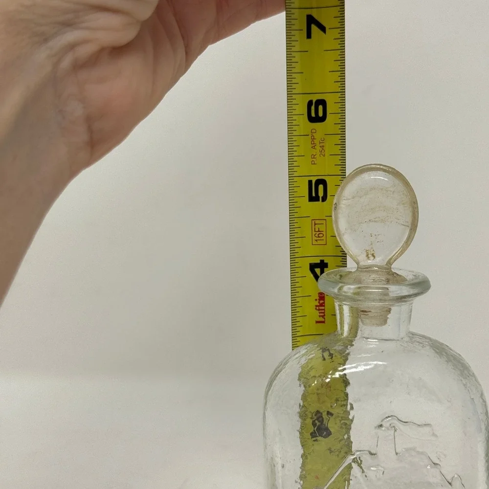 Vintage Clear Glass Decanter Bottle Embossed Colonial House with Stopper‎ 5.25in